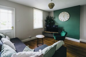 Living Room (2)