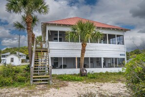 Two Ocean Facing Screen Porches