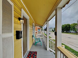Sea Gem Citrine Entrance