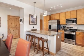 Breakfast bar is the perfect spot to fuel up your mornings!
