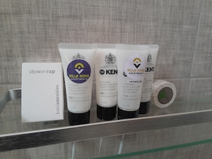 Bathroom amenities