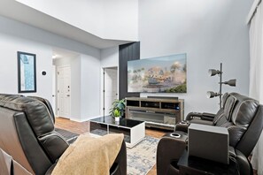 2518 Dharma Circle (4).jpg