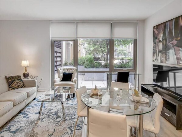 Navy Yard Washington 1 Bedroom Dining Room