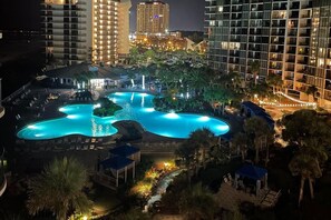Edgewater's Lagoon Pool