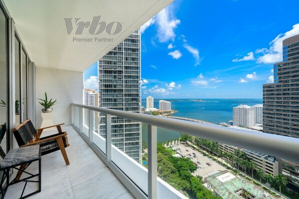 Balcony with stunning views of both the sunrise & sunset!