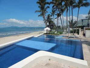 Beach Front Common Pool