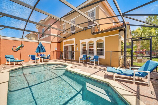 Kissimmee Vacation Rental | 4BR | 3BA | 2 Steps to Enter | 1,640 Sq Ft