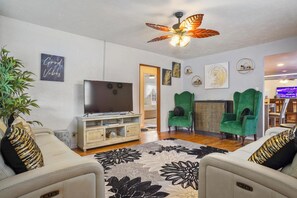 Living room Velvet and Leather