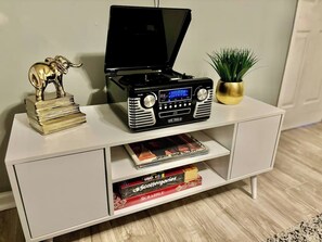 Record player with Bluetooth, built in speakers- 3 Speed Turntable, CD player, AM/FM radio