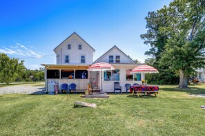 Private Backyard Area | 1,464 Sq Ft | 2-Story Home | Steps to Bay