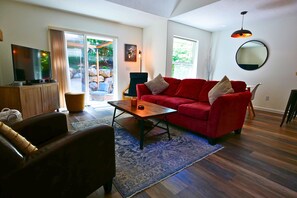 Pascal Townhome Photo 04 - Living room 2