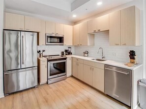 Navy Yard Washington 1 Bedroom Kitchen