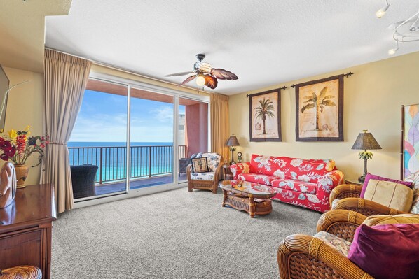 Gulf Front Living Area with Sleeper Sofa