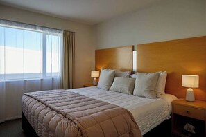 2 Bedroom Ocean View Apartments with Lift Access