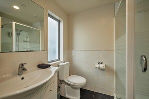 3 bedroom