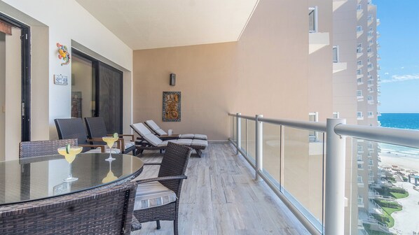 Full balcony and stunning ocean views