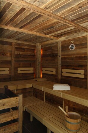 Meubles, Propriété, Bois, Table, Sauna, Éclairage, Tache De Bois, Sol, Mobilier De Jardin, Dur