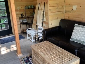 Living area w/ pullout couch
