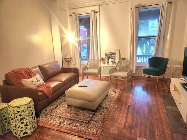living room 