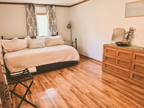 Queen bedroom2 with a full pull out mattress below. 
