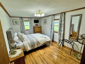 Queen bedroom 1
