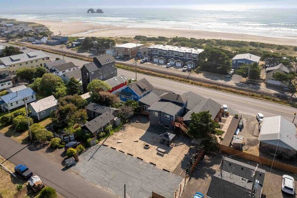 Welcome to the Cottages at Rockaway Beach Suite #7. We hope we get to host you at this Rockaway Beach rental. Please reach out with any questions.