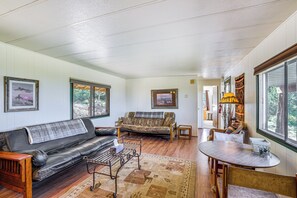 Living Room | 2 Full Futons