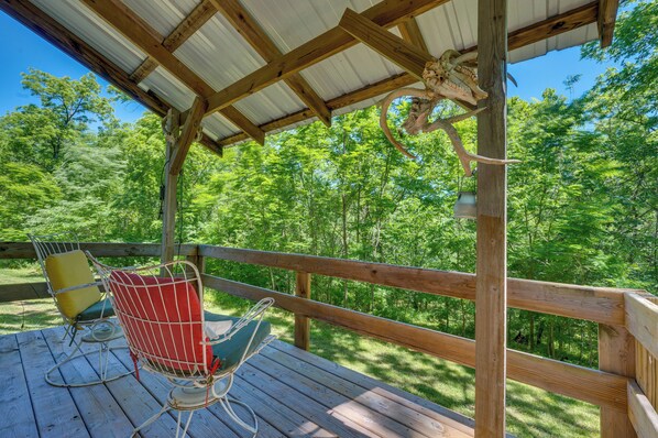 St Charles Vacation Rental | 1BR | 1BA | Steps Required | 500 Sq Ft