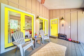 Front Porch | Private Entrance