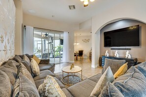 Living Room | Flat-Screen TV | 1st Floor