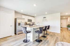 Kitchen | Keurig Coffee Maker | Toaster | Smoothie Blender | Waffle Maker