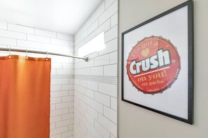 Ensuite Bathroom: Attached to the secondary bedroom, complete with a shower tub combo for your convenience.