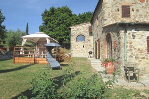 Außenseite Ferienhaus [Sommer]