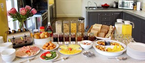 Buffet de pequeno-almoço