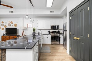 Fully stocked and ready for you – this kitchen makes meal prep a breeze during your stay.