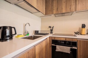 Moderna cocina equipada con todo lo necesario para disfrutar cocinando