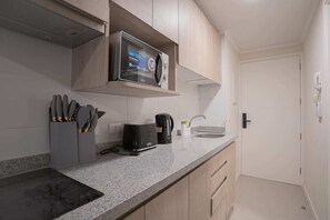 Combina Zona de Estar, Dormitorio, Cocina y Baño