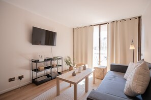 Espacio cómodo y luminoso para descansar, leer un libro o disfrutar un buen momento en compañía