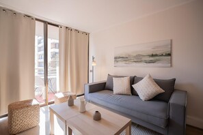 Espacio cómodo y luminoso para descansar, leer un libro o disfrutar un buen momento en compañía