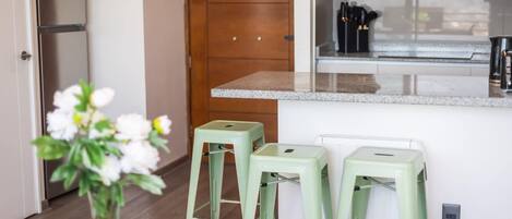 Amplia cocina/comedor