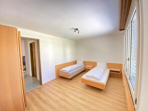 Schlafzimmer mit Einzelbetten