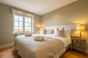 Garden Cottage, Brancaster: Beautifully styled, inviting bedrooms