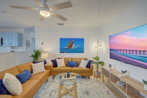 Excellent little haven!! Clean, quiet. Has everything you need, but if not, things are close by. Loved going to Homeymoon Island and sunsets forever in our memory
