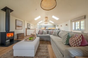 Garden Cottage, Brancaster: Stylish, comfortable sitting room