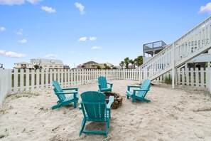 Back Yard Seating Area/Fire Pit