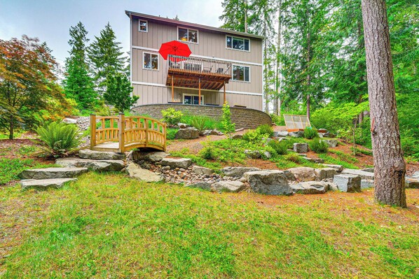 Gig Harbor Vacation Rental | 3BR | 2.5BA | 2,236 Sq Ft | Stairs Required