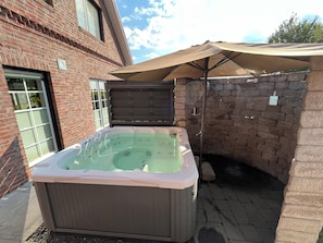 Bain à remous extérieur