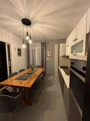 Dining room 1