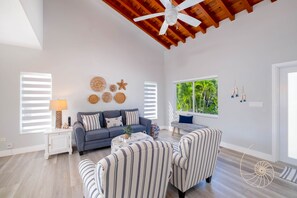 Entry / Sitting Room