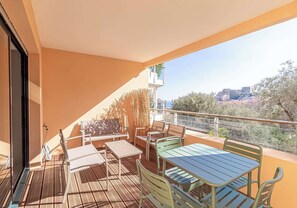 salon de jardin et coin repas 